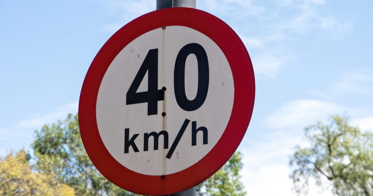 Drasztikus változás az autósoknak: 40 km/h-ra csökken a sebességhatár több úton