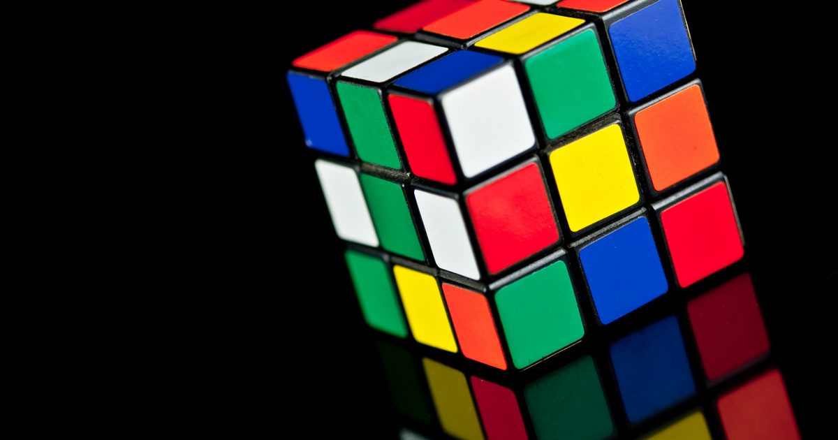 Egy ujjbegyen elfér a világ legkisebb Rubik-kockája: ilyet még biztos nem láttál