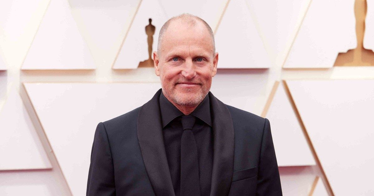 Woody Harrelson reakciója a szoborra: 'Mint két tojás!' - Halászbástya felett leplezték le az alkotást