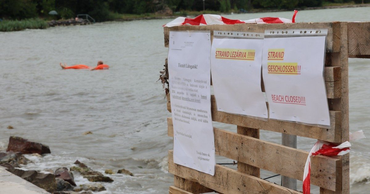 A Balaton szennyezése: Tihany strandjának bezárása a szennyvízömlés miatt