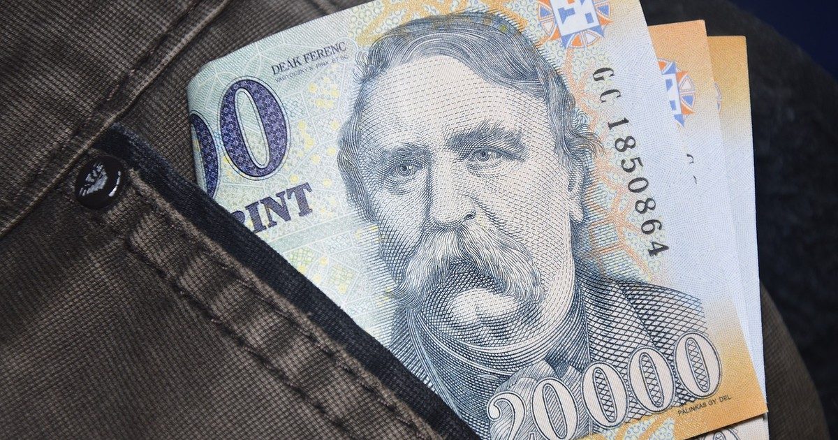 A magyar gazdaság váratlanul gyengült, a forint történelmi mélyponton