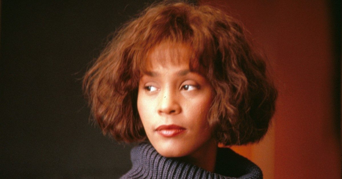 Holly bűvöletében: egy felejthetetlen Whitney Houston show Budapest színpadain