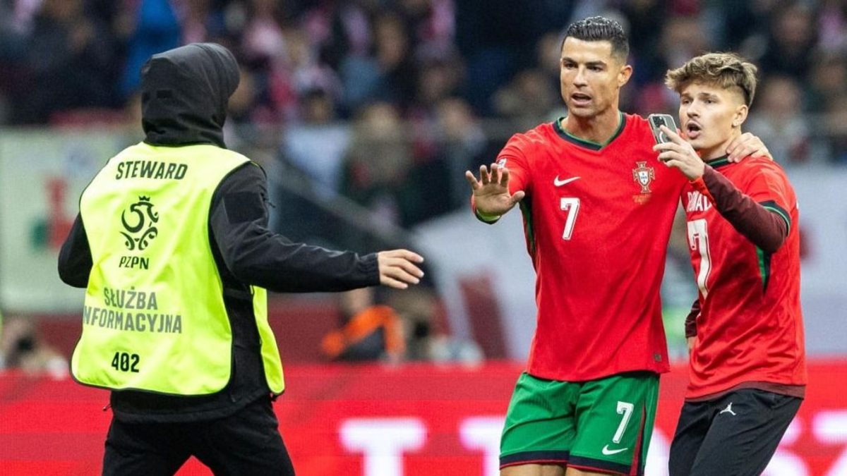 Cristiano Ronaldo botrányos viselkedése: intette a biztonsági őrt, fotókon a kényes pillanat