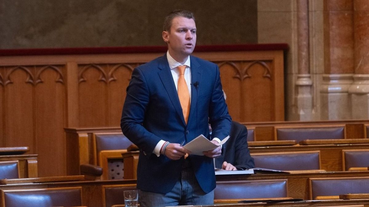 Menczer Tamás üdvözli a kormány döntéseit: Fidesz-hű álláspont