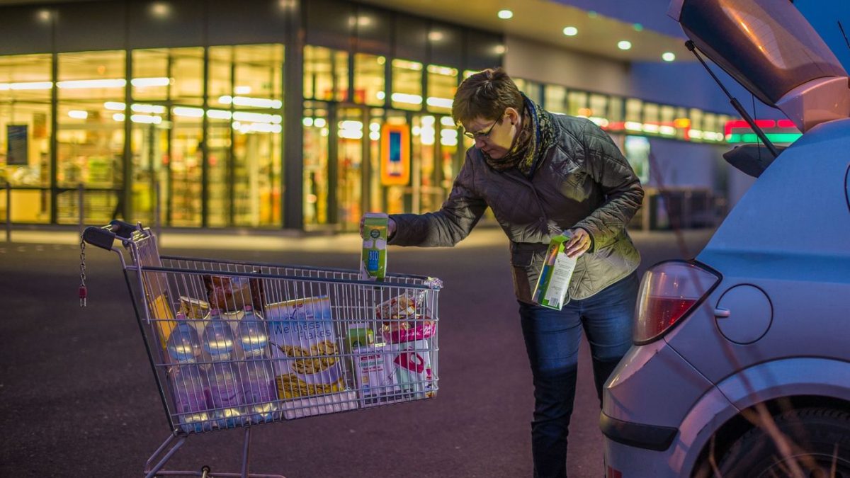 Elképesztő meglepetés: Az Aldi nevű bolt mit művelt a jegyespárral