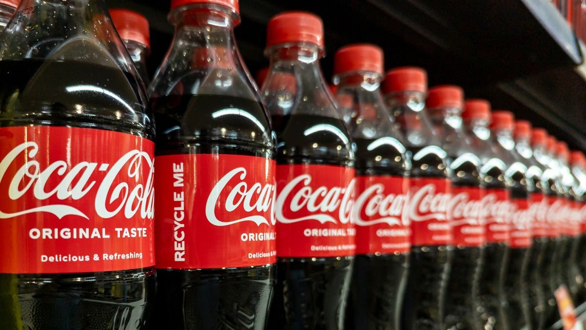 Veszélyes szennyezőanyag miatt: 26 millió Coca-Cola palack kivonása a forgalomból