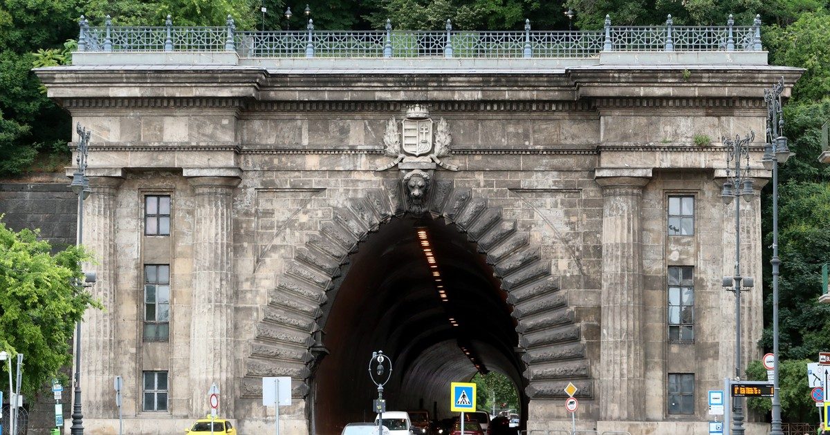 Drámai baleset miatt lezárva: a lánchídi alagút teljes szélességében lezárva