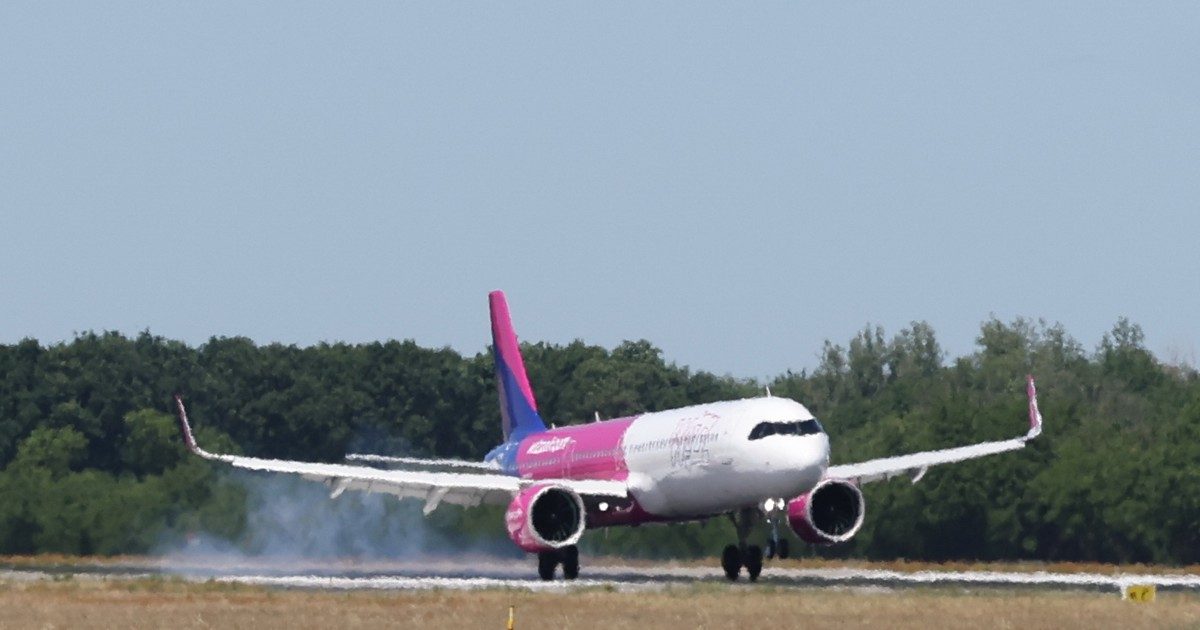 A Wizz Air gépe ütközött és a utasok Isztambulban rekedtek