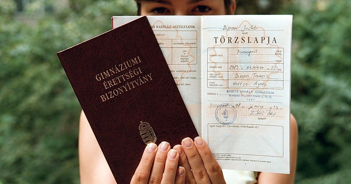 Az iskolai bizonyítványok digitalizációja: Az új törvényjavaslat hatása