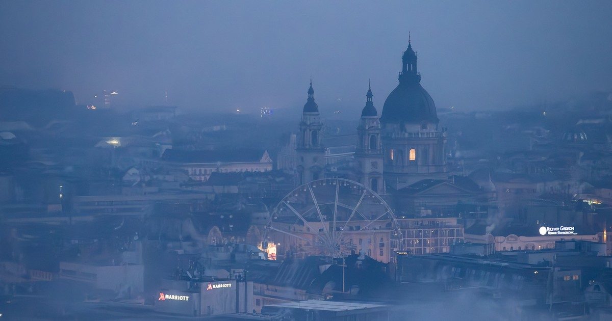 Enyhe köd borítja a várost: ma akár 21 fok is lehet