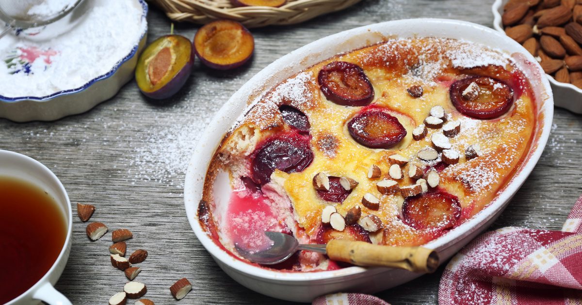 Francia csoda: clafoutis szilvával - a tökéletes tejes pite