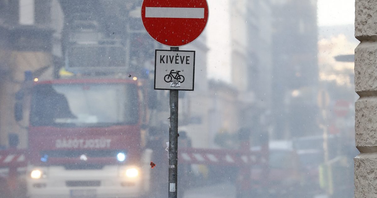 Pillanatnyi pánik Újpalotán: Lakástűz - Tűzoltók az úton