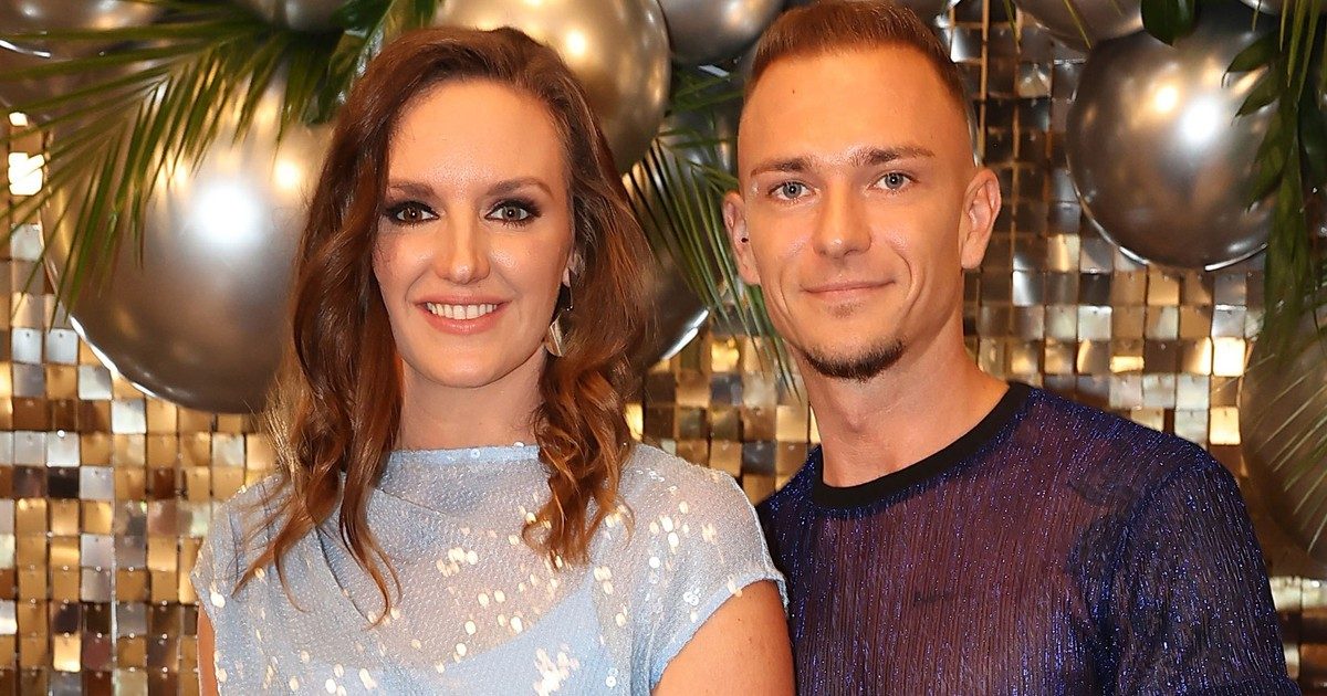 Felhőtlen kikapcsolódást adnak az akrobatikus mutatványok a Dancing with the Stars műsorán, ahol különleges szurkolók bíztatják Hosszú Katinkát – fotó