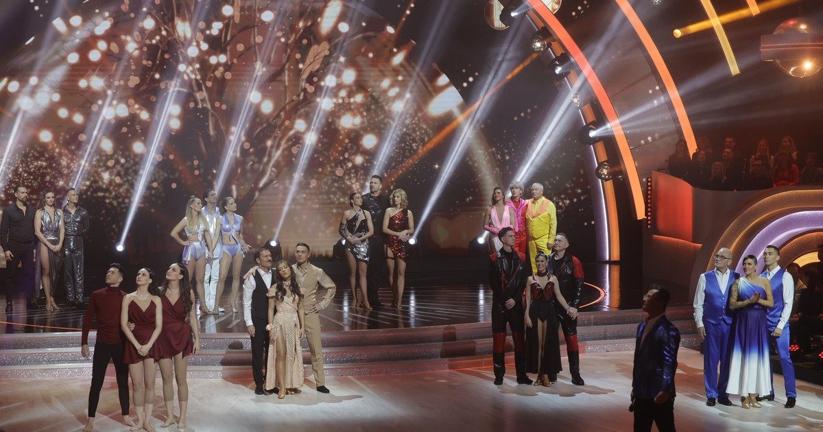 A cím: "Dancing with the Stars: Családtagok is színpadra léptek, de egy párosnak véget ért a kaland