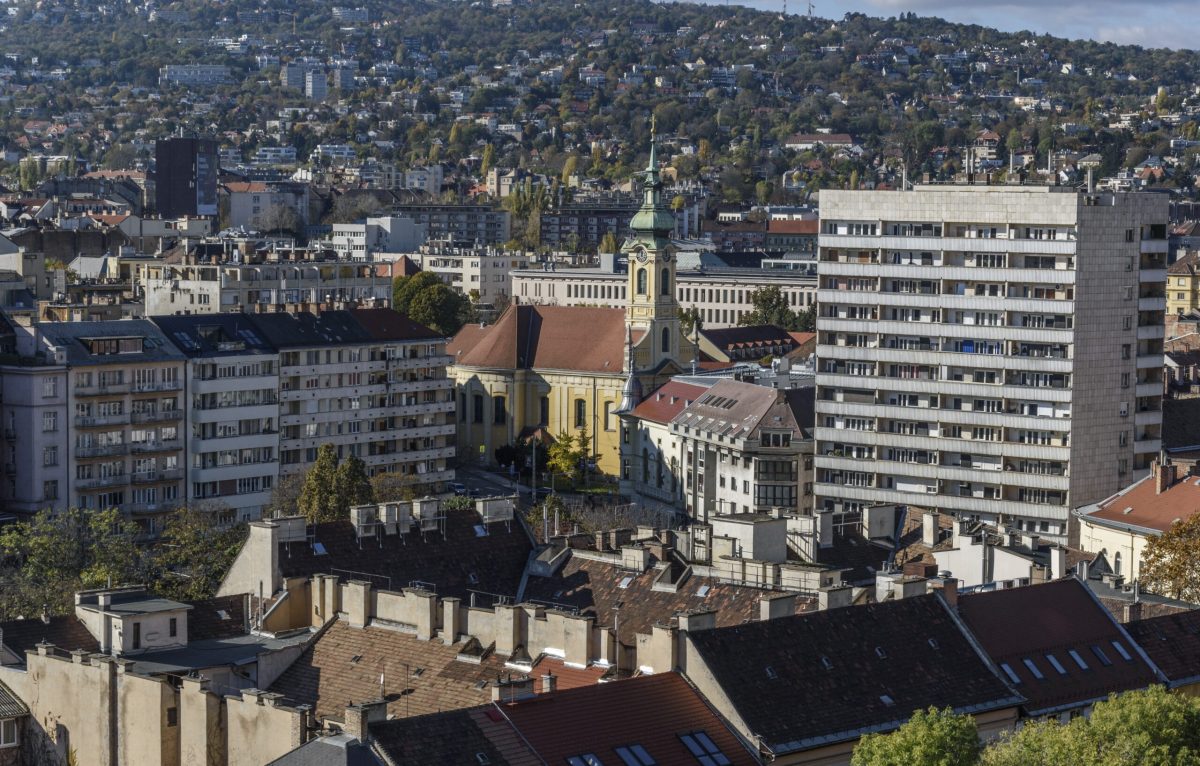 Különleges feltételekhez kötött 68 eladó lakás a budapesti piacon