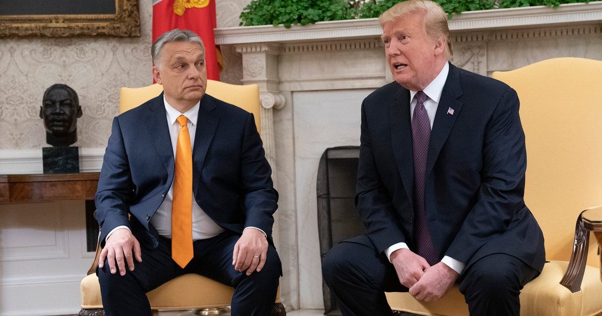 Orbán Viktor és Donald Trump: Kézfogás a hatalom két oldalán