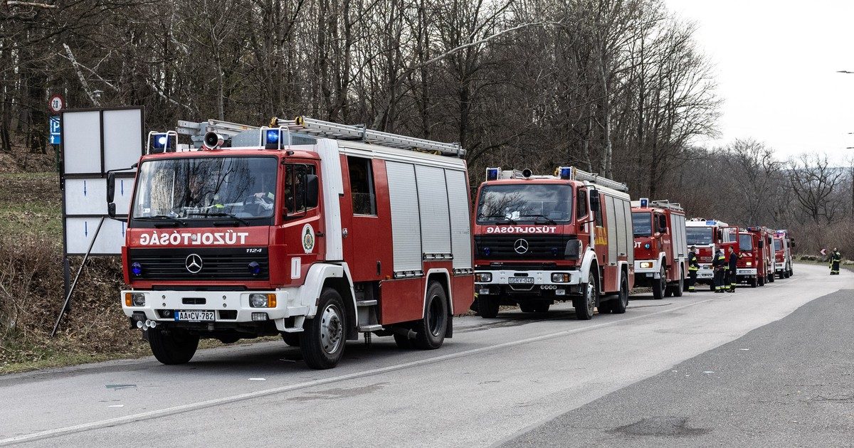 Döbbenetes tragédia Miskolcon: lakóház felrobbant, embereket mentettek ki a romok alól