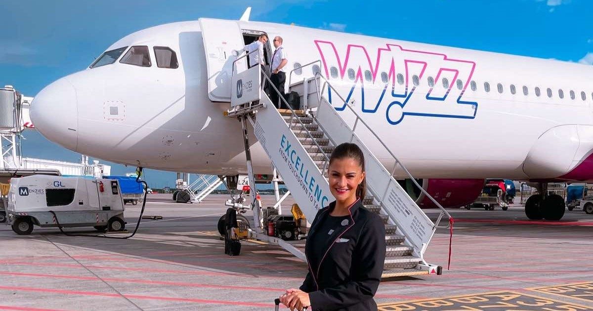 A titkos kódok világa: Egy Wizz Air légiutas kísérője elárulja a kulisszatitkokat