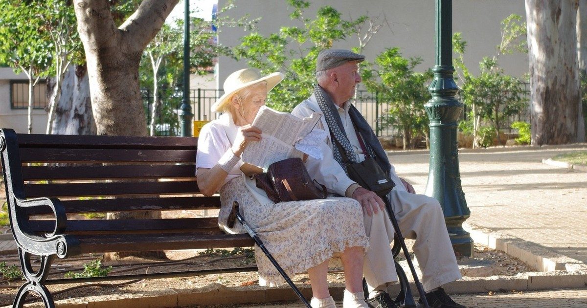 Felhőtlen jövő vagy veszélyes kockázat? Az ingatlan felhasználás hatása a nyugdíjpénztárak ügyfeleire és vagyonára