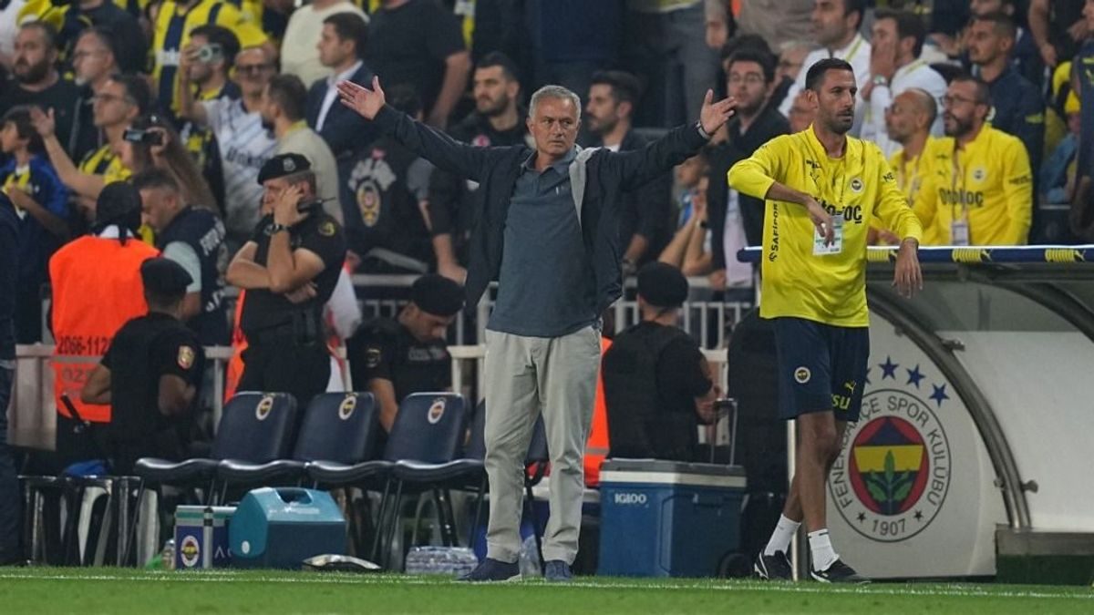 Mourinho visszatér Angliába: búcsúzóul megbánta Törökországot