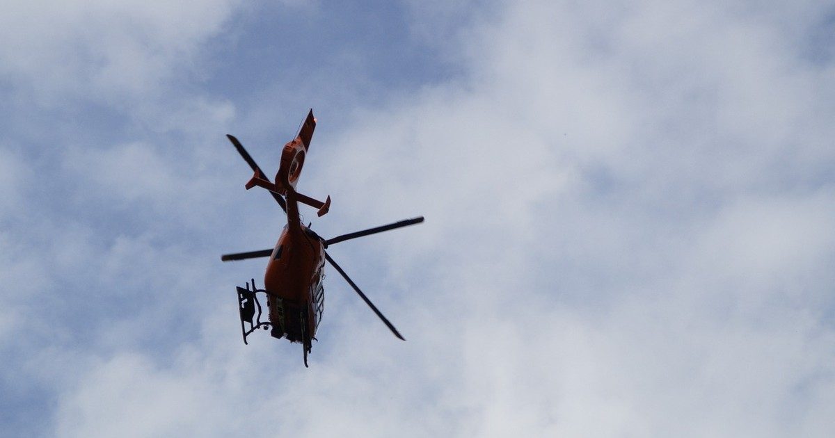 Drámai baleset: Két busz karambolozott Debrecenben, mentőhelikopter a helyszínen