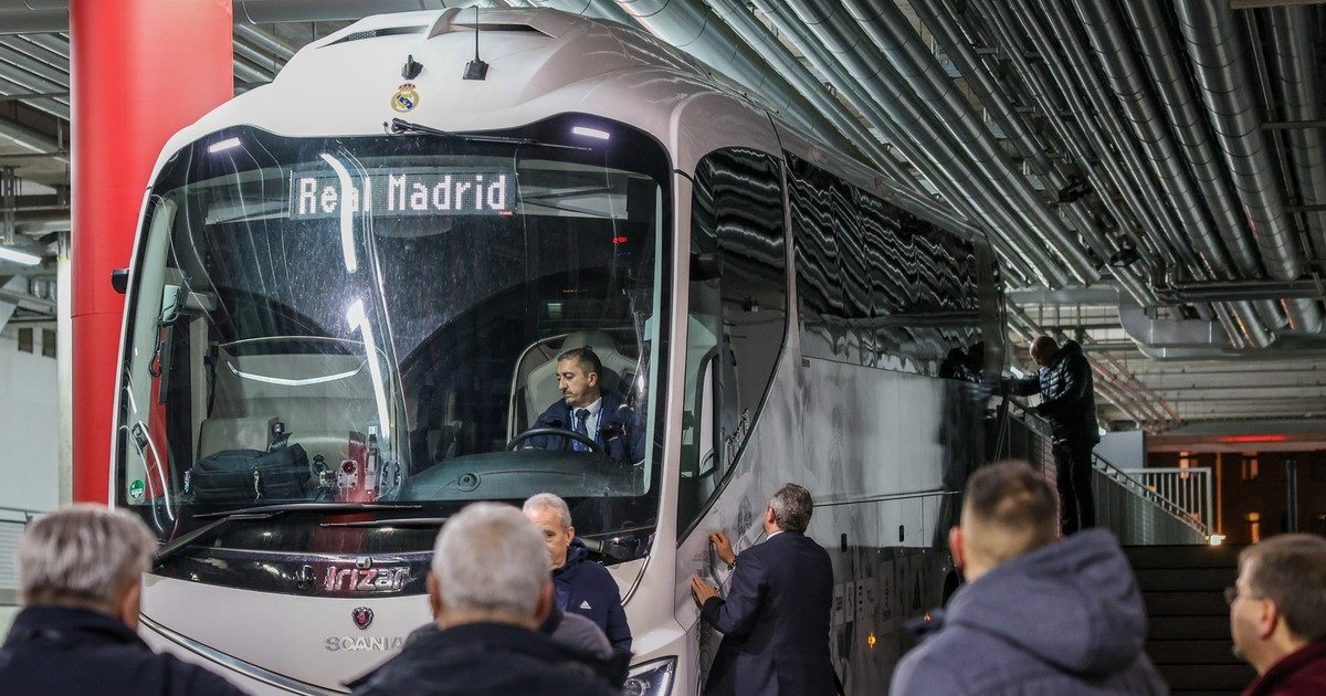 Real Madrid Kalamajkája: Karambol a vadonatúj csapatbuszukkal