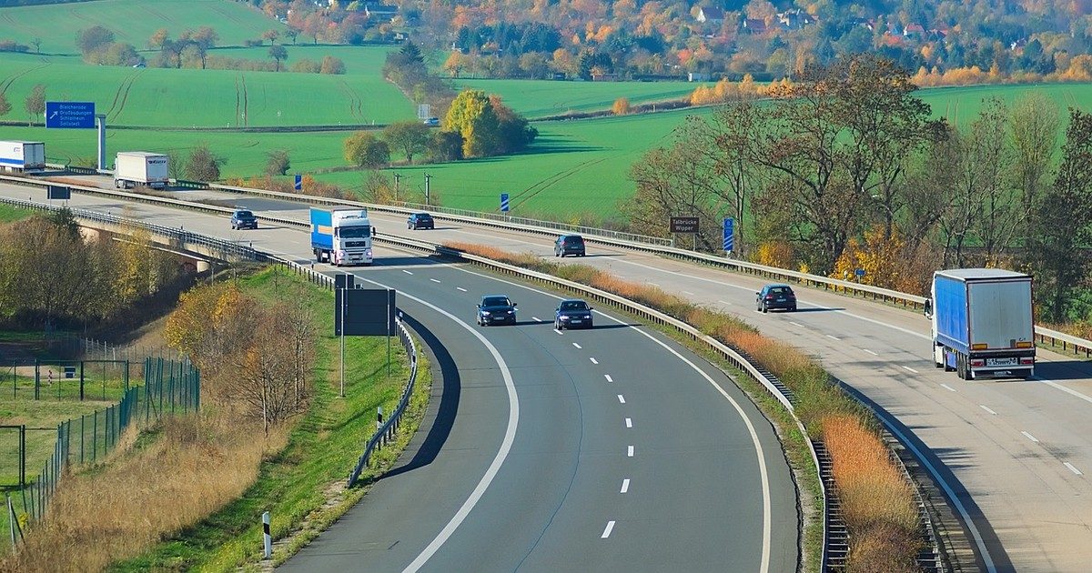 A titokzatos esemény az M3-as autópályán: Egy holttest felfedezése