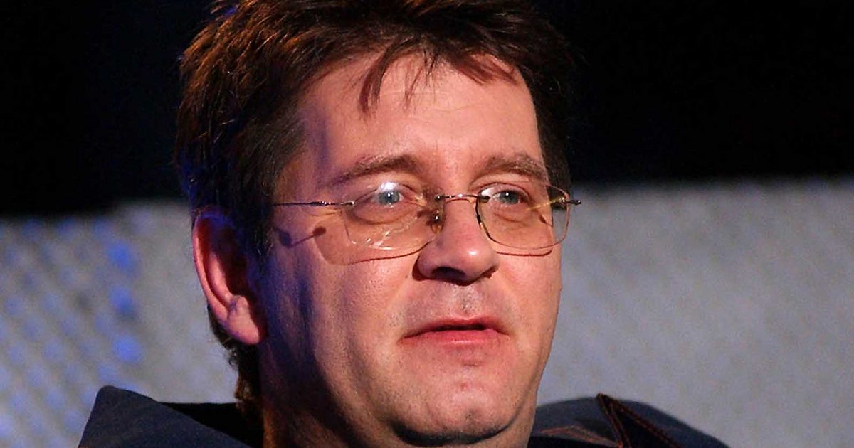 Az ősz hajú Bakács Tibor: a 2003-as Megasztár zsűritagja