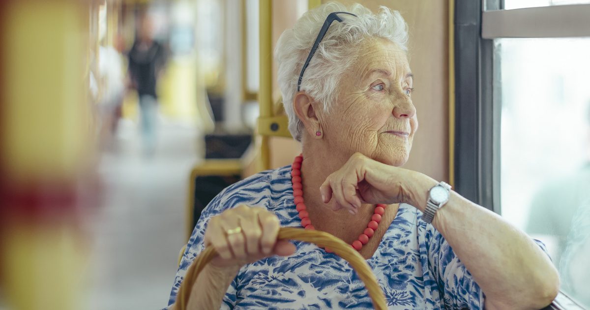 A magyar vezetéknevek eredetét bemutató cikk címe lehet: "A magyar vezetéknevek titka: Azonosító jelleg és történeti gyökerek