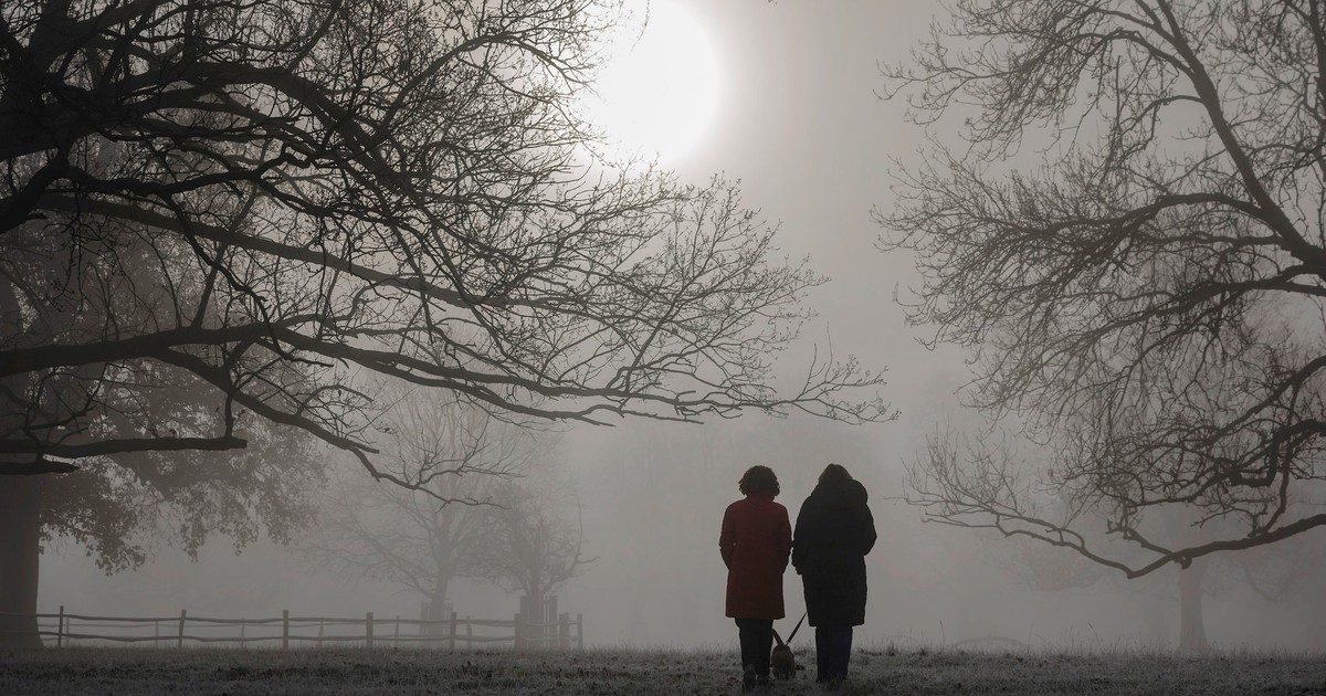 Kiadták a figyelmeztetést: sok galibát okozhat ma a ködös időjárás