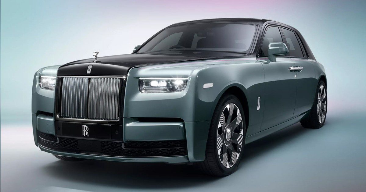 Kerekesszékeseknek átalakított Rolls-Royce fényezéssel – luxus és funkció találkozása Monacóban