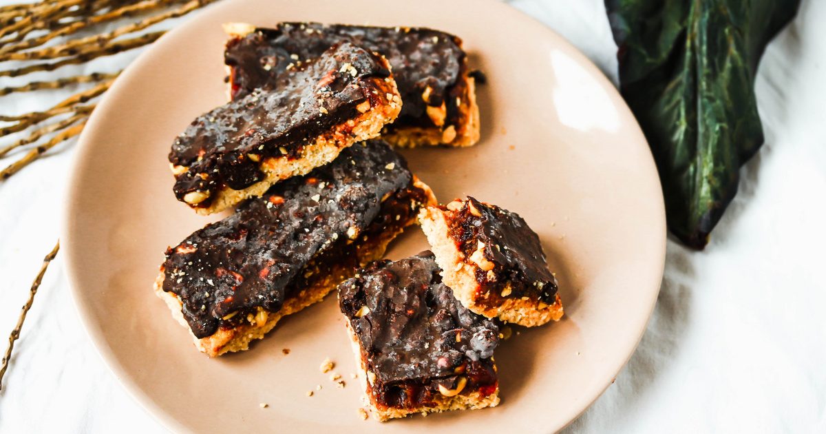 Házi Snickers szelet: Csábítóan édes és ragacsos recept!