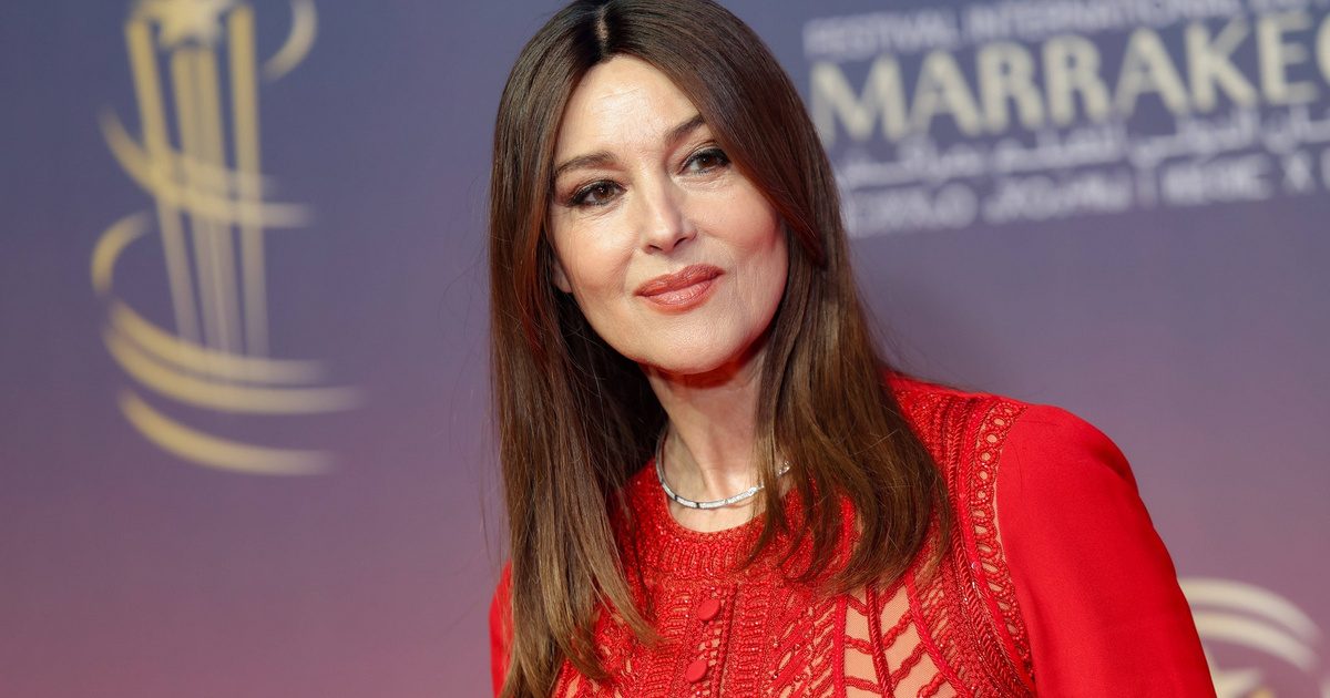 Monica Bellucci botrányosan átlátszó ruhában: melltartó nélkül lépett a vörös szőnyegre