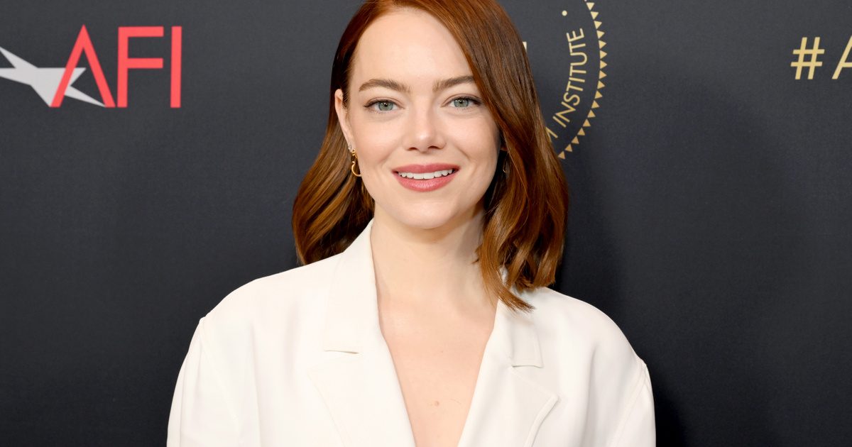 Emma Stone új, rövidebb frizurájával meglepte a világot a Golden Globe-gálán