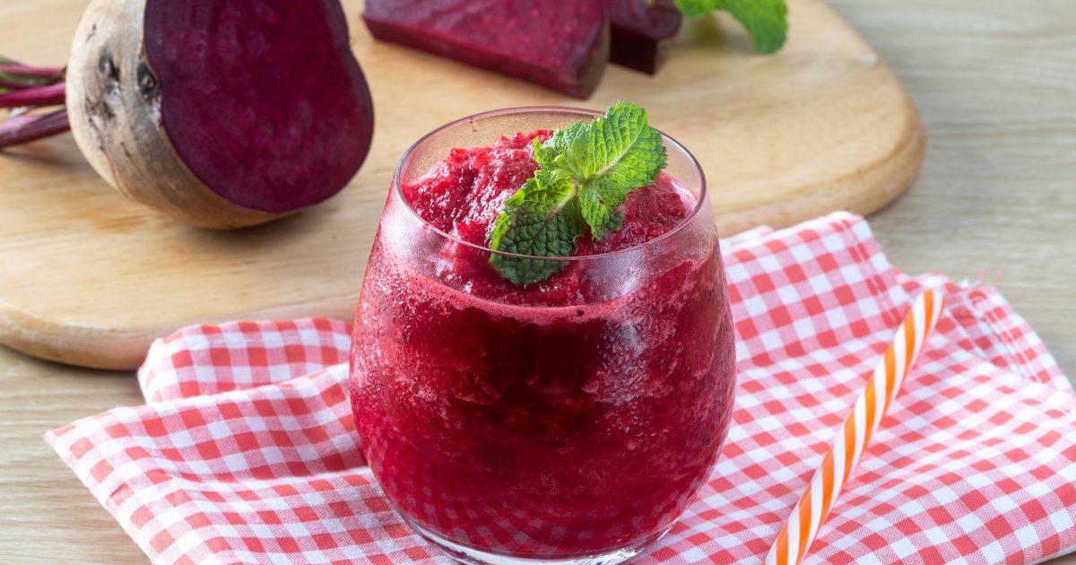 Energizáló piros smoothie az immunrendszer erősítésére