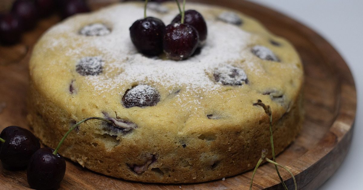 Kefires bögrés süti: Egyszerű recept friss vagy eltett gyümölcsökkel