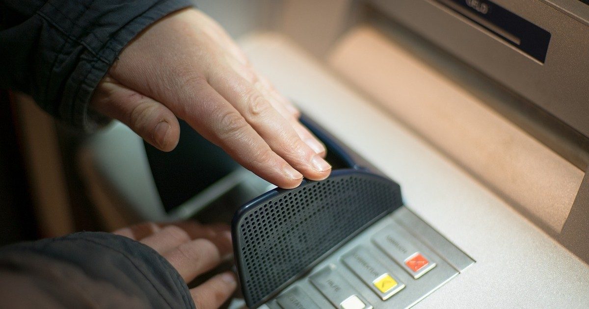 Felháborító eset az éjszakai ATM támadásban: kínai embert raboltak ki és bántalmaztak