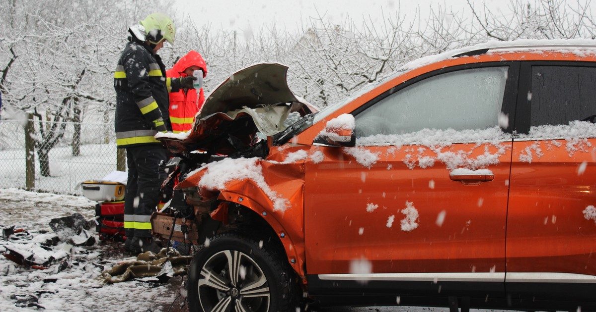 Megrázó tragédia: Ketten vesztették életüket a horrorbalesetben – Elképesztő videó és fotók