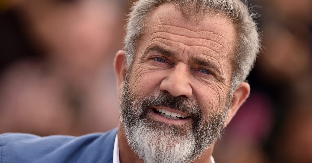 Mel Gibson szívszorító meglepetése: tűzoltók segítségével kimentette egyetlen tárgyát a leégő malibui házából – fotókért küzdött.