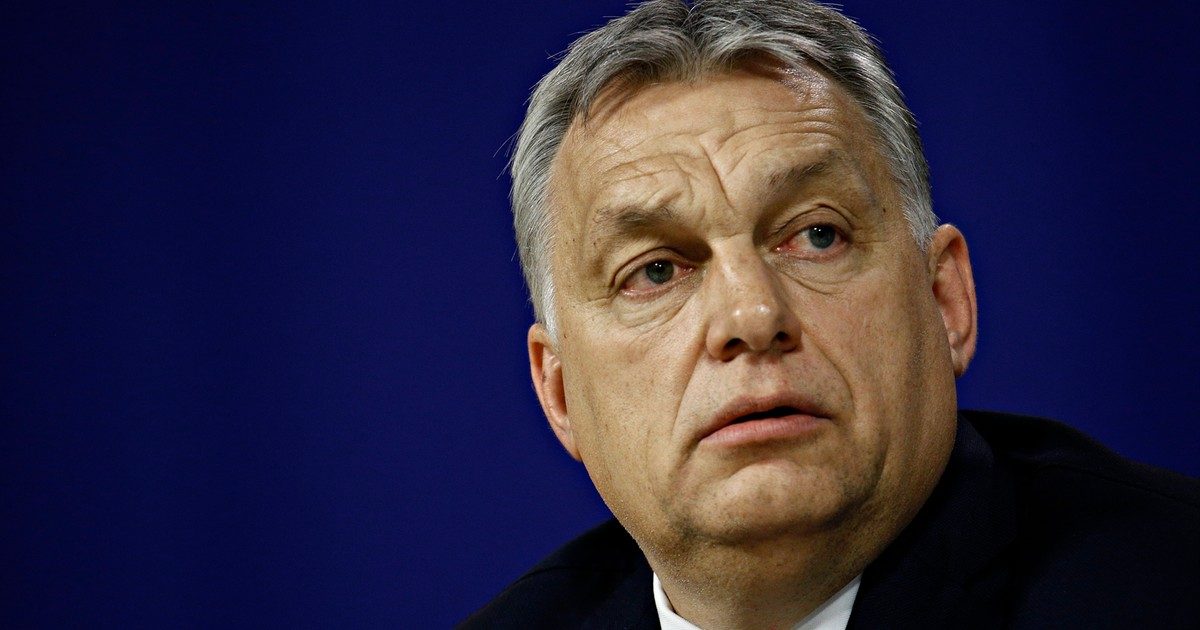 Végre kiderül: Orbán Viktor lábujjainak száma!