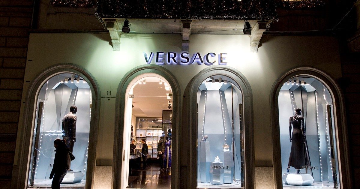 A Prada nagy lépést tesz a Versace divatcsoport felvásárlásával kapcsolatban