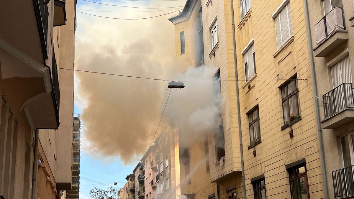 Életveszélyes helyzet a budapesti robbanás után: a tűzoltók hősi küzdelme a megrázó képek alapján