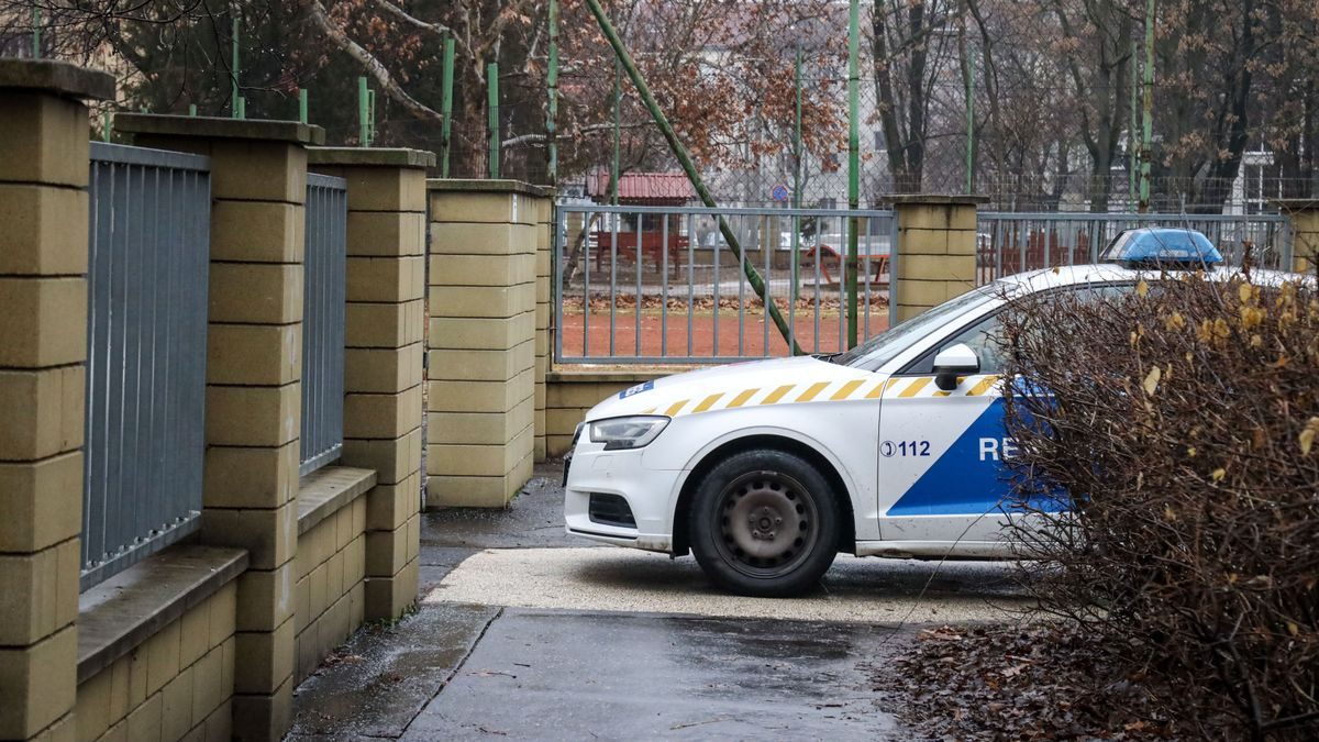 Emberségből példát statuálva: A BRFK gyermekeket fogadott be a bombariadó utáni hidegben