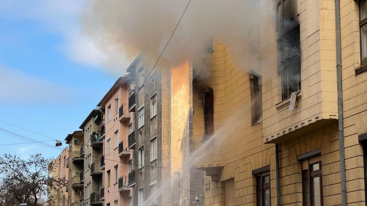 Azonnal sokkoló: robbanás rázta meg egy budapesti társasházat - Fotó