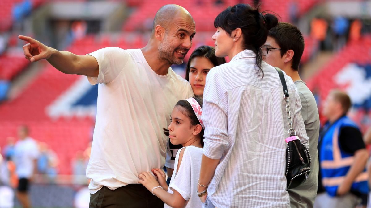 A futballvilág meglepetése: Pep Guardiola befejezte a karrierjét