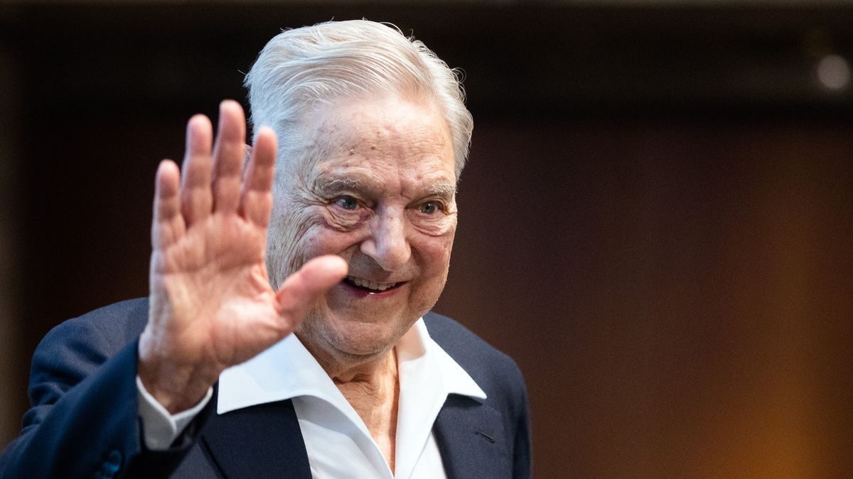 A Soros-t tüntetik ki: A spekulációval bevételt szerző milliárdos háttérhatalom?