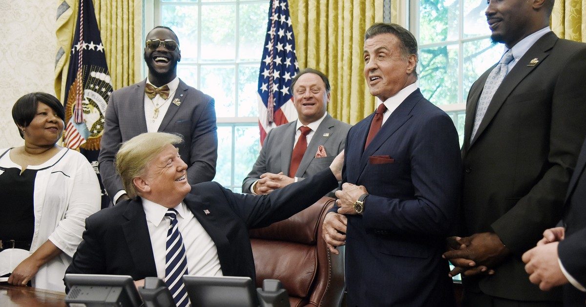 Donald Trump megbízta Mel Gibson-t és Sylvester Stallone-t: „El fogom végezni, amit ők javasolnak”