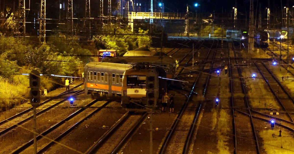 Tűz és pusztítás: mozdony lángolva emészt a Keleti pályaudvaron